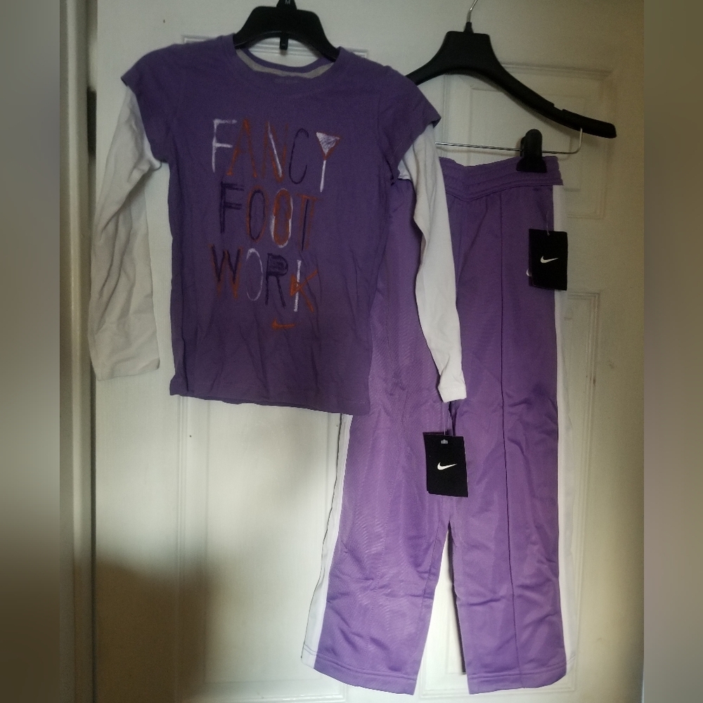 Nike Kids Purple and White Set Size 6X